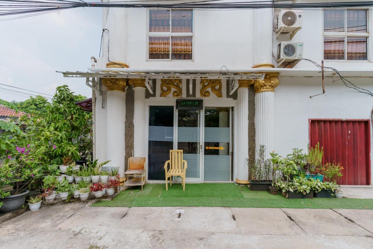 Reddoorz Syariah Near Universitas Borobudur Jakarta Extérieur photo