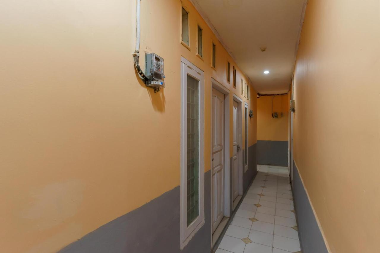 Reddoorz Syariah Near Universitas Borobudur Jakarta Extérieur photo