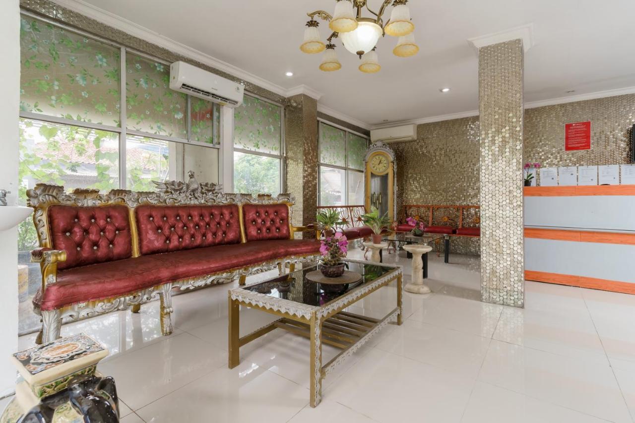 Reddoorz Syariah Near Universitas Borobudur Jakarta Extérieur photo