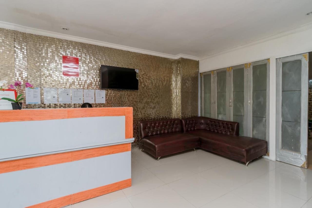 Reddoorz Syariah Near Universitas Borobudur Jakarta Extérieur photo